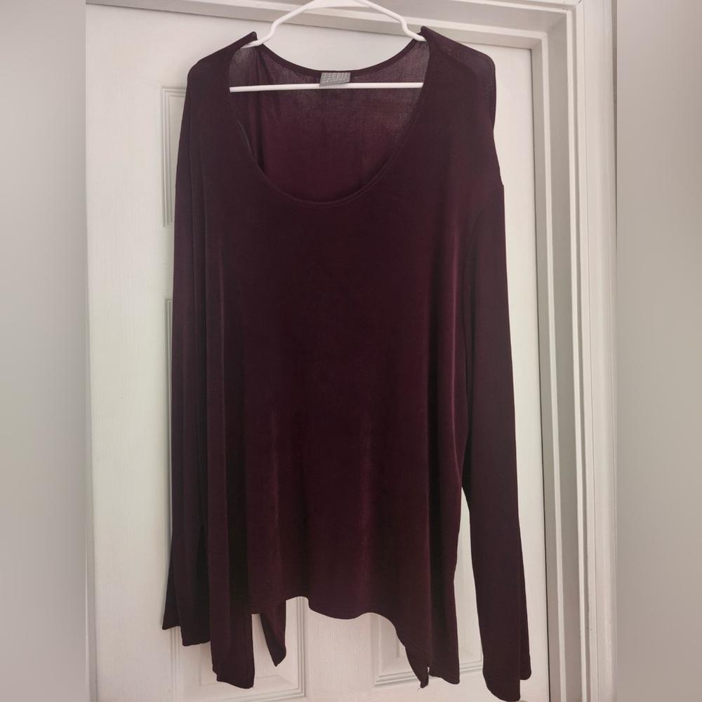Vintage Woman’s Elegant Burgundy Long Sleeve Top with Shoulder Pads in Burgundy